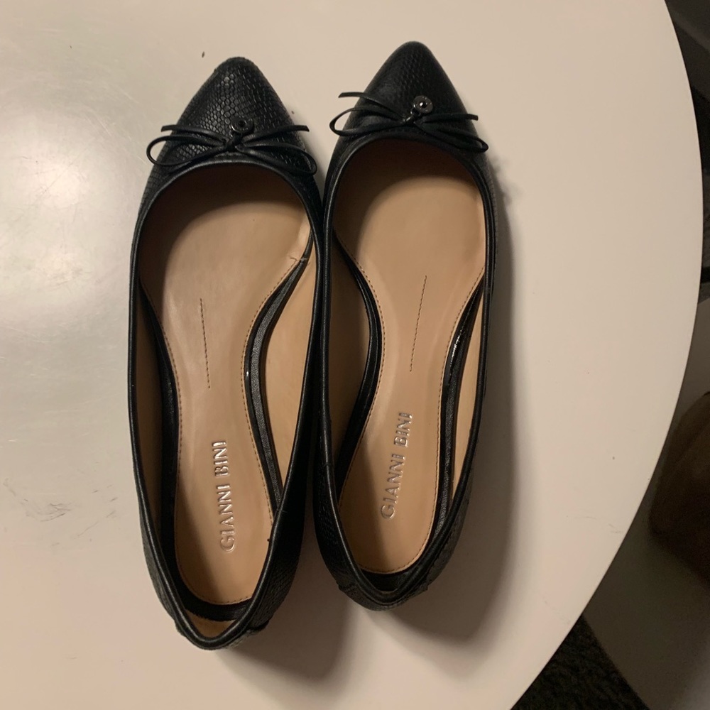 Gianni Bini flats